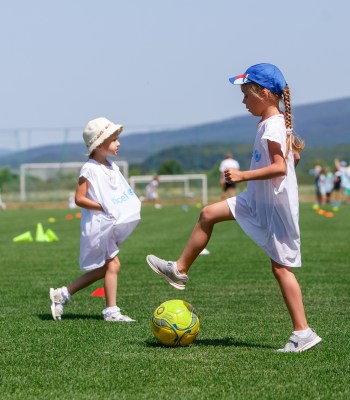 Provision of psychosocial support to vulnerable children, adolescents and parents through sport (PORUCH)