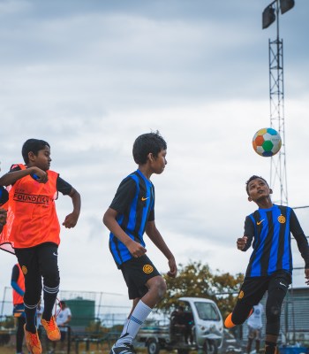 Playing with Corals. Football as a gateway toward climate action and marine awareness