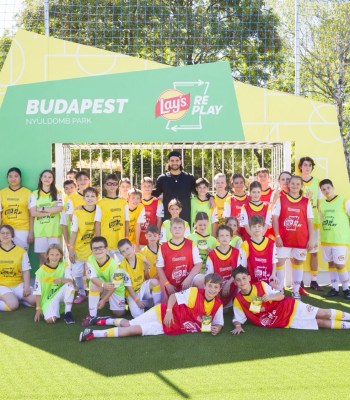 Budapest welcomes new Lay’s RePlay pitch ahead of Champions League final